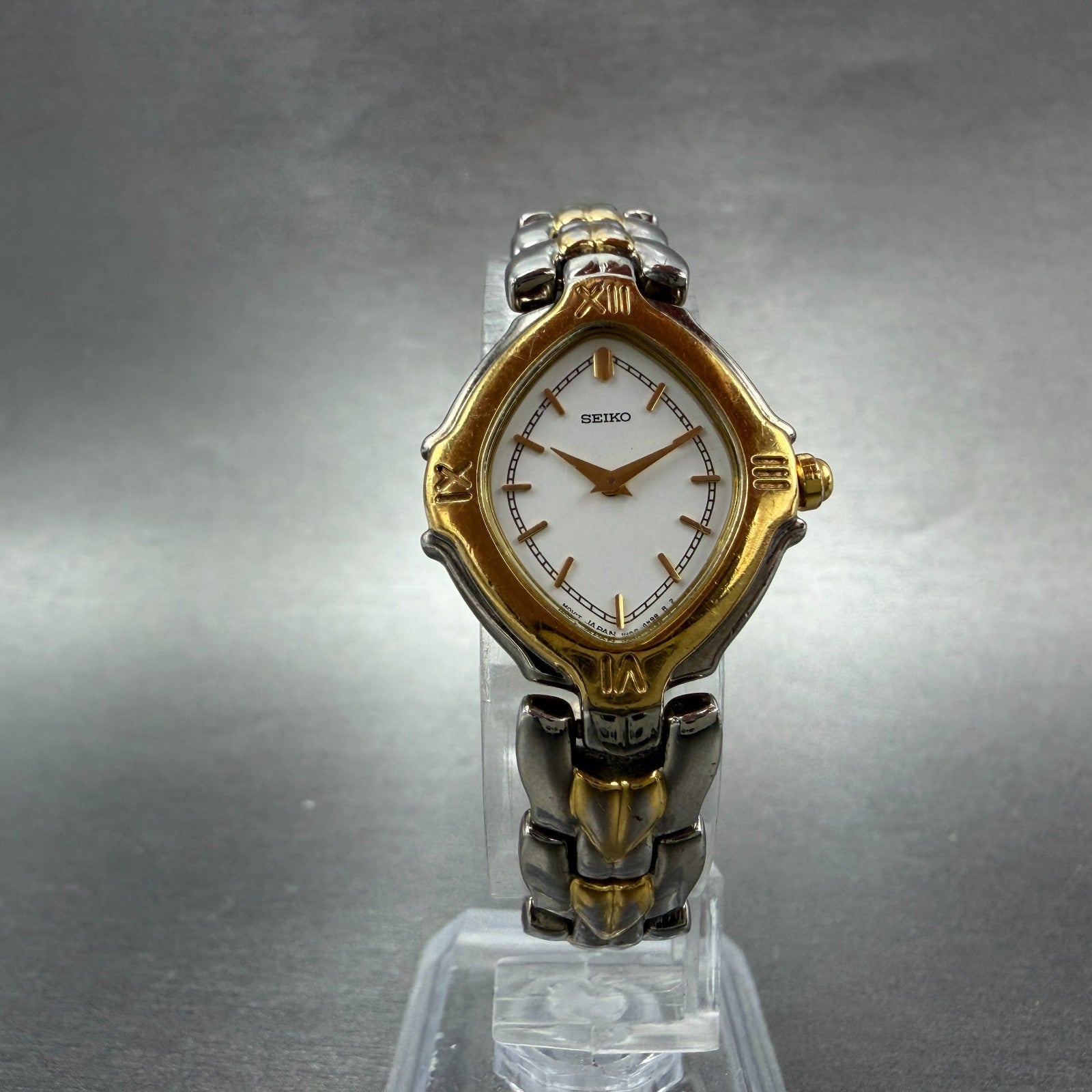 Seiko Watch Women 22mm White Dial Two Tone Oval 1n00-6e99 New Battery Vintage 6Y5