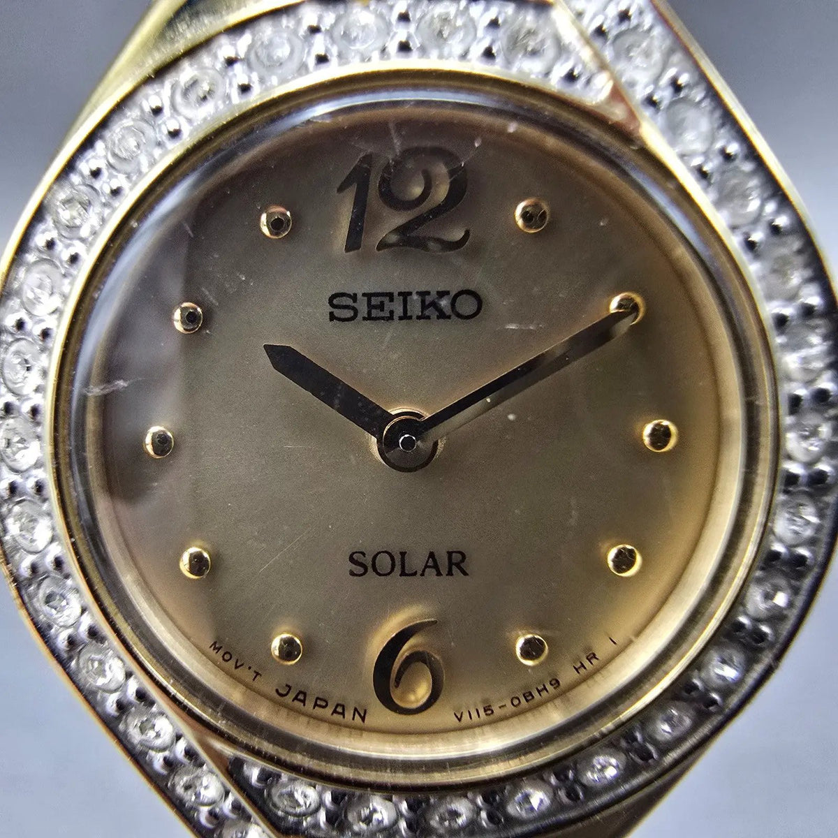 Seiko Solar Watch Women 23mm Gold Dial Gold Round Crystal Bezel V115-0AP0 Runs1