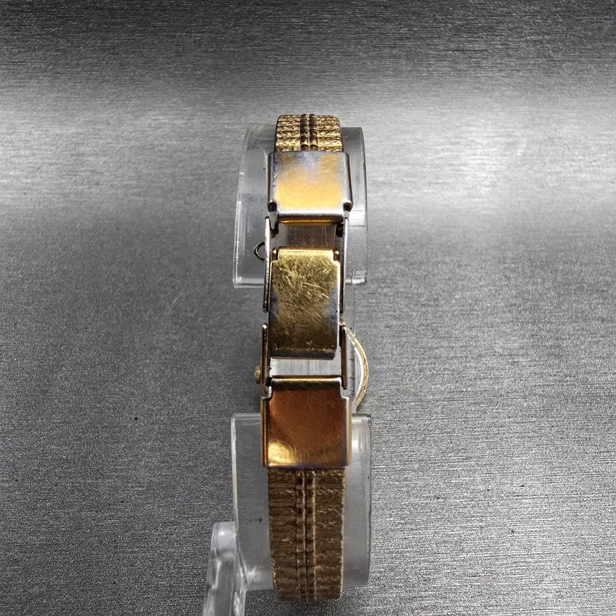 Seiko Watch Women 19mm Champagne Dial Gold Tone Round 2Y00-0189 New Battery7
