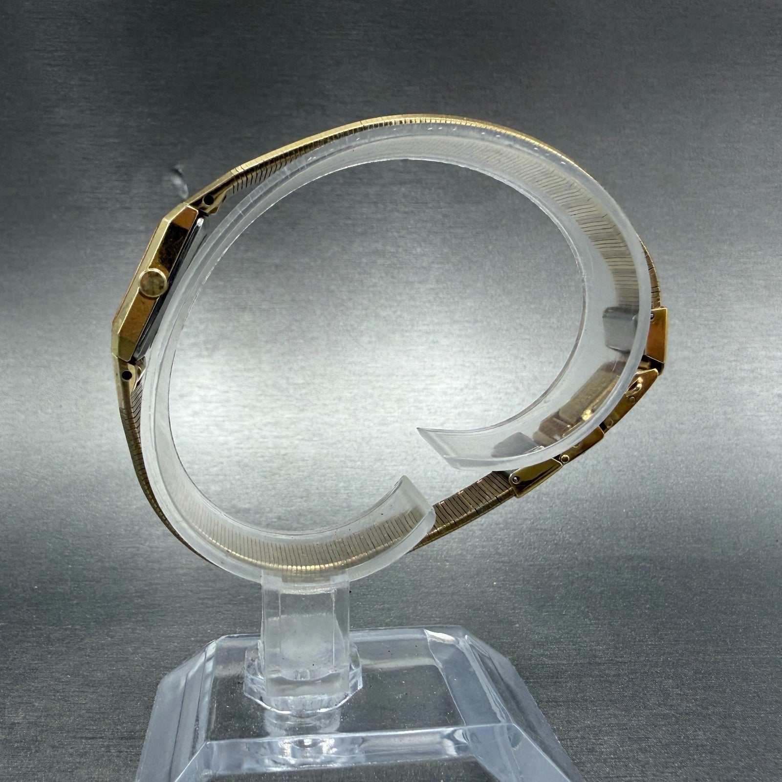 Seiko Tank Watch Women 12mm Champagne Dial Gold Tone 2e20-6259 New Battery KI906