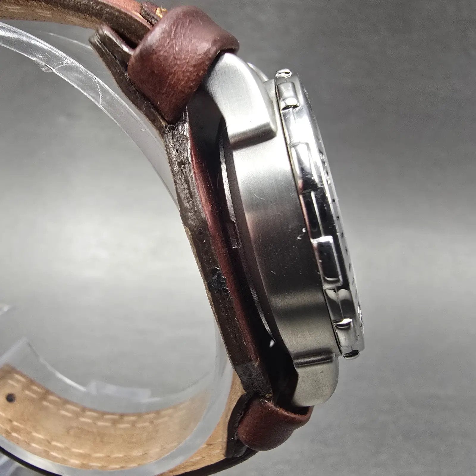 Wenger GMT Dive Watch Women 30mm White Dial Silver Tone 090.0651 New Battery3