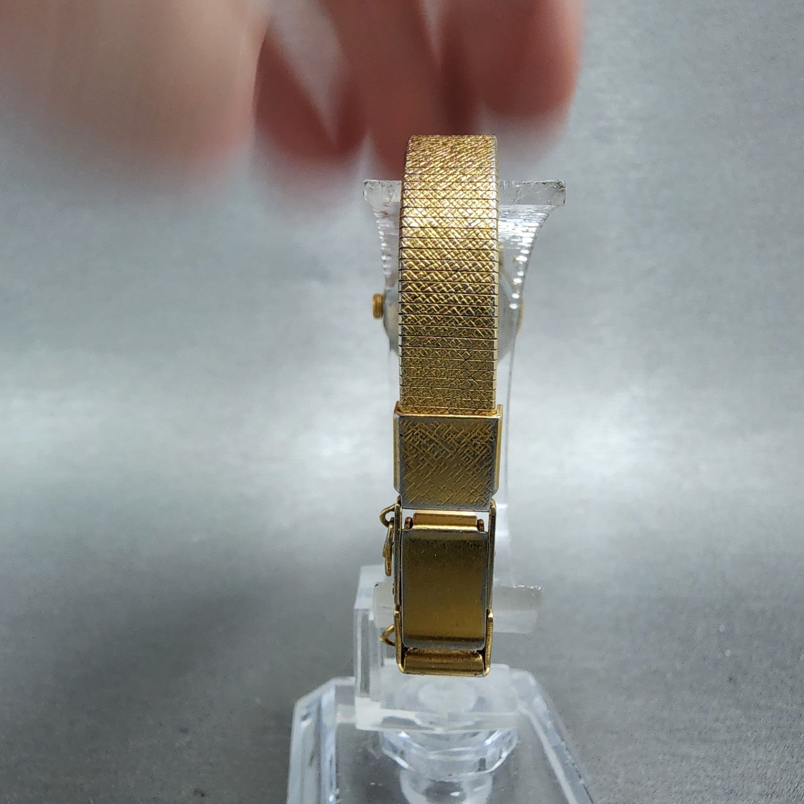 Seiko Watch Women 17mm Champange Dial Gold Tone Round 2C200149 New Battery7