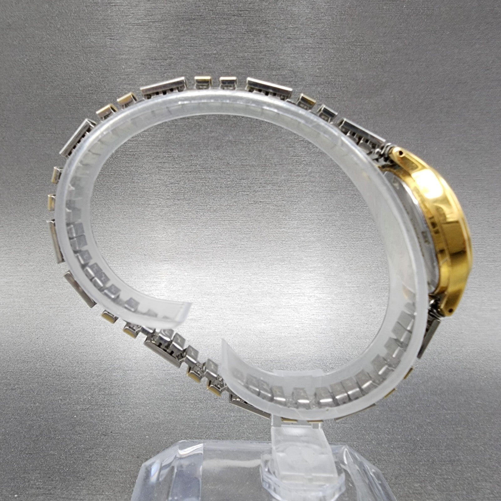 Seiko Watch Women 25mm White Dial Gold Tone Round V7012H30 New Battery8