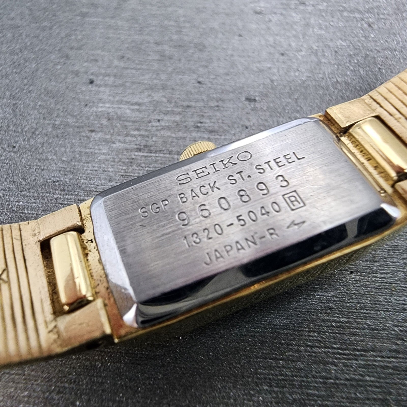 Seiko Tank Watch Women 12mm Gold Dial Gold Tone Rectangle 13205040 New Battery9