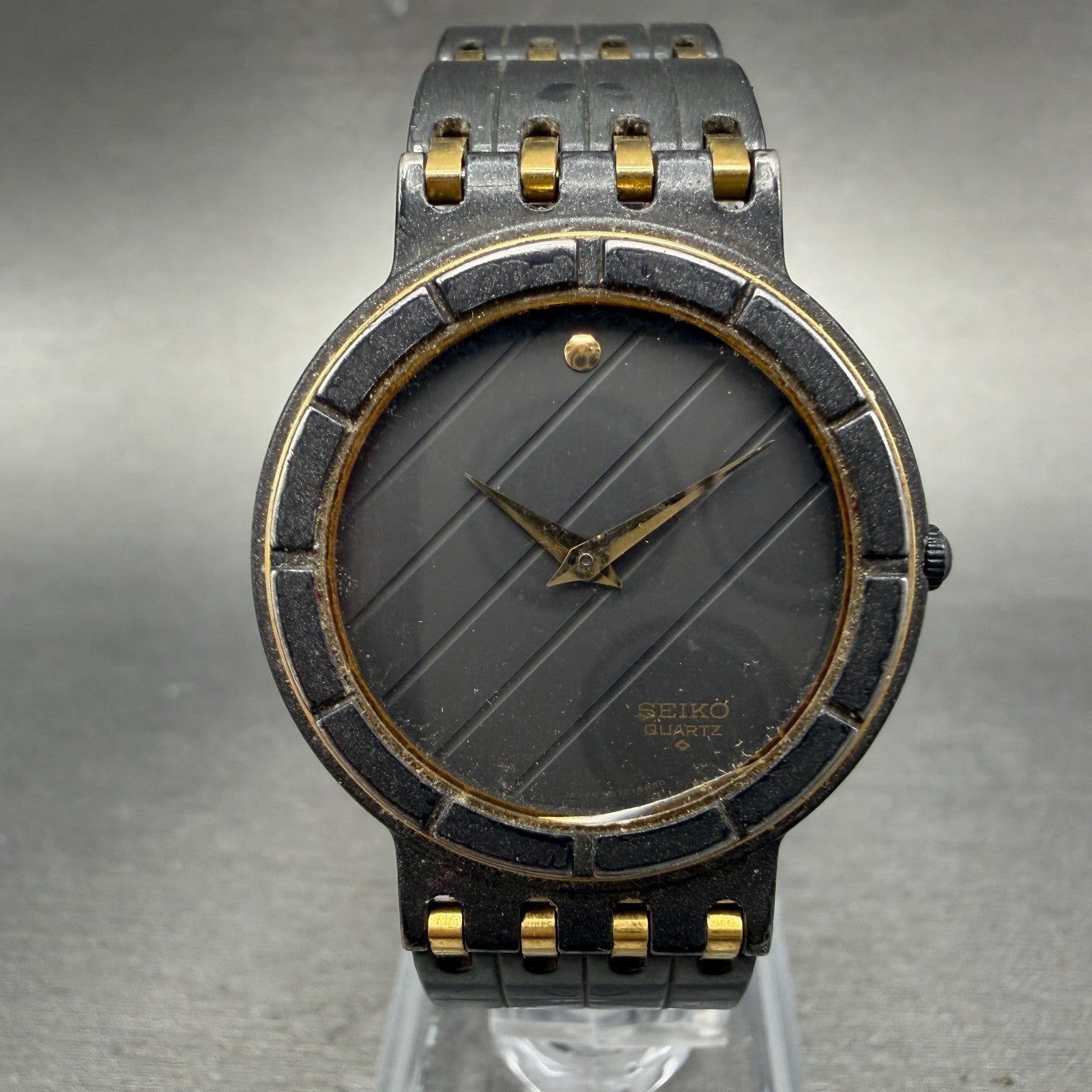 Seiko Watch Women 30mm Black Dial Black & Gold Tone Round 5P30-6A39 New Battery0