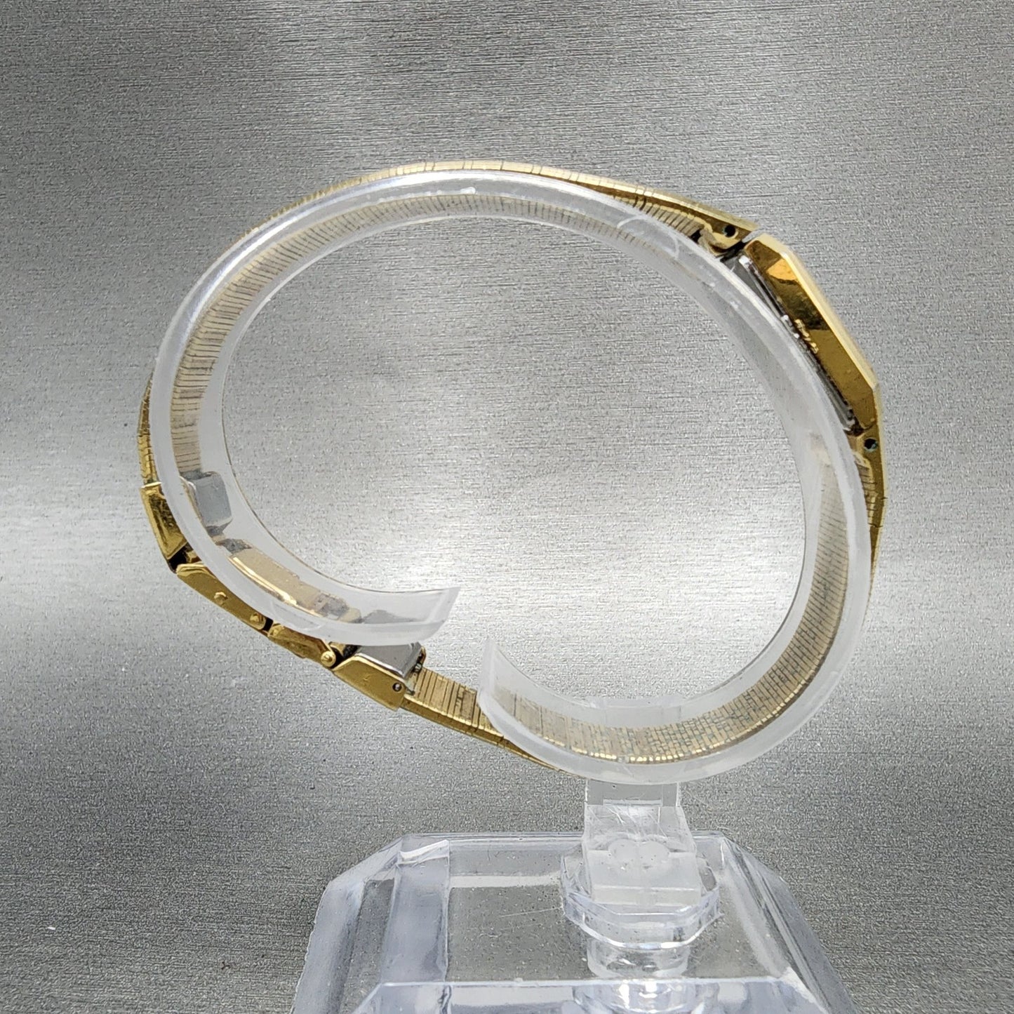 Seiko Tank Watch Women 12mm Champagne Dial Gold Tone 2e206259 New Battery8