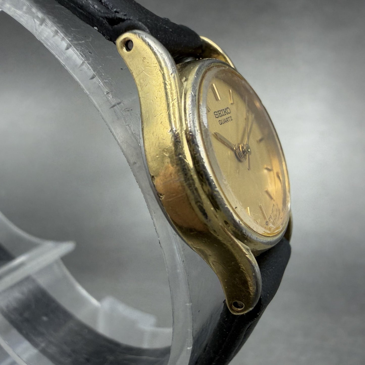 Seiko Watch Women 20mm Champagne Dial Gold Tone Round 2Y01-0A19 New Battery VTG3
