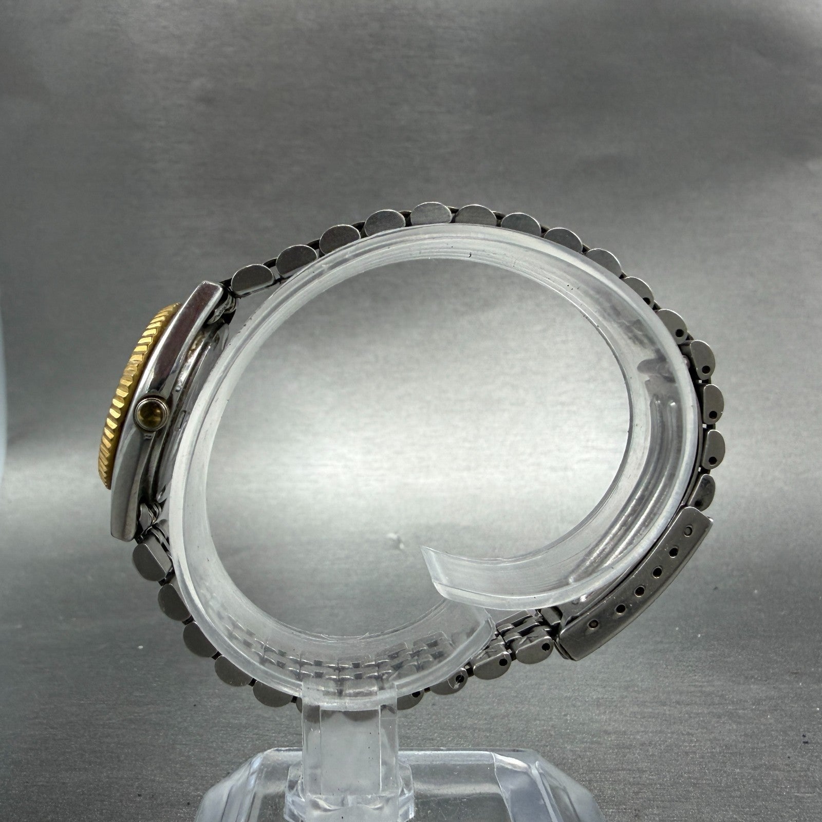 Seiko Watch Women 25mm White Dial Two Tone Daydate Round 7n83-0041 New Batt NM826