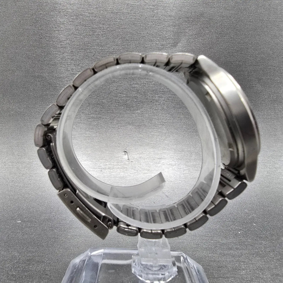 Seiko Solar Watch Men 35mm Gray Dial Titanium Date Round V145-0D60 Runs JDM8