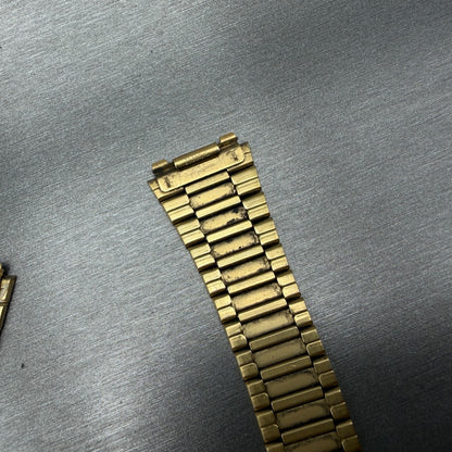 Seiko Bracelet 18mm Gold Tone Stainless Steel MISSING A PIECE Z1355L VTG7