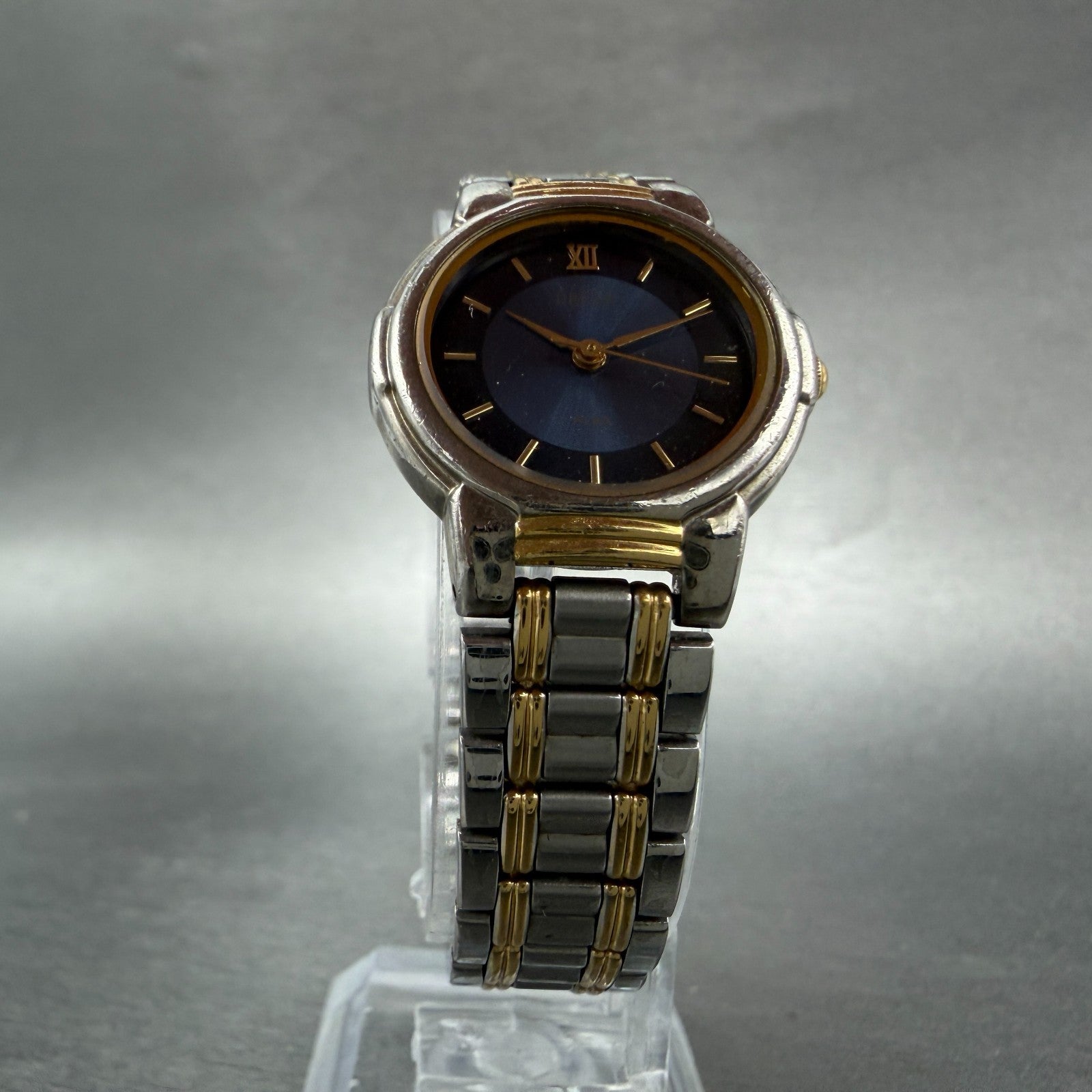 Seiko Alba Urban Watch Women 24mm Blue Dial Two Tone Round V701-1450 New Battery5