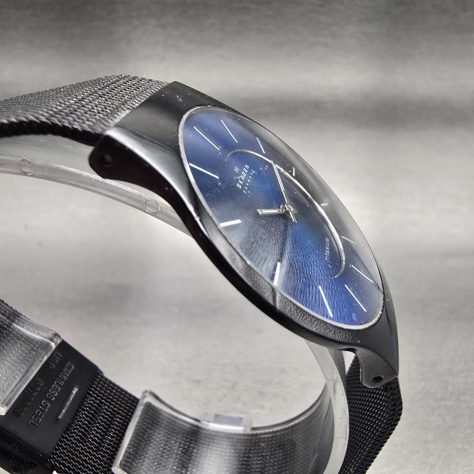 Skagen Denmark Watch Men 34mm Blue Dial Black Tone Titanium 233LTMN New BatteryG3