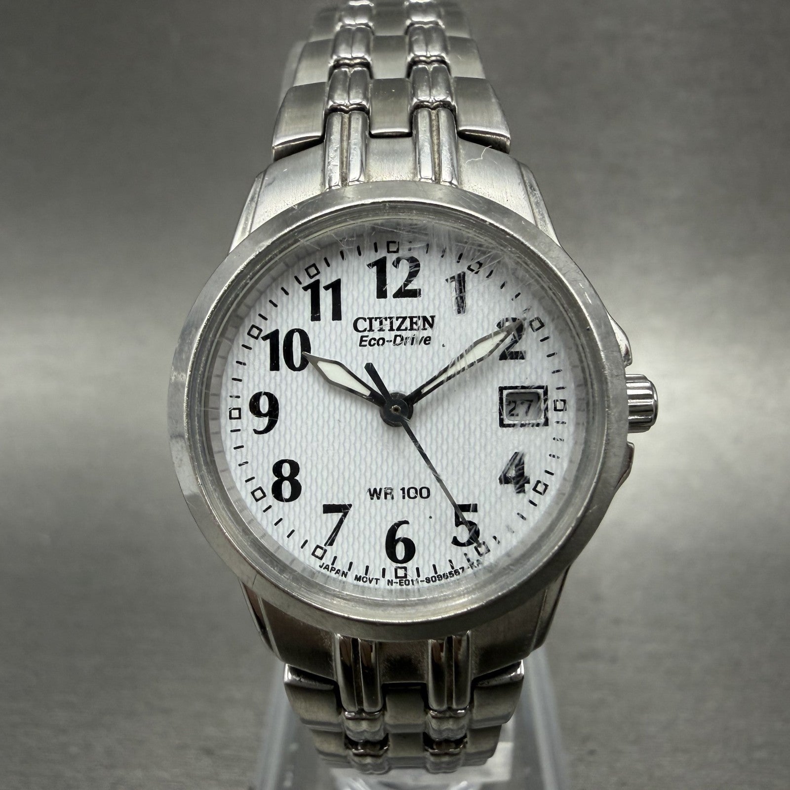 Citizen EcoDrive Watch Women 25mm White Dial Silver Tone Date E011S06489 Runs0