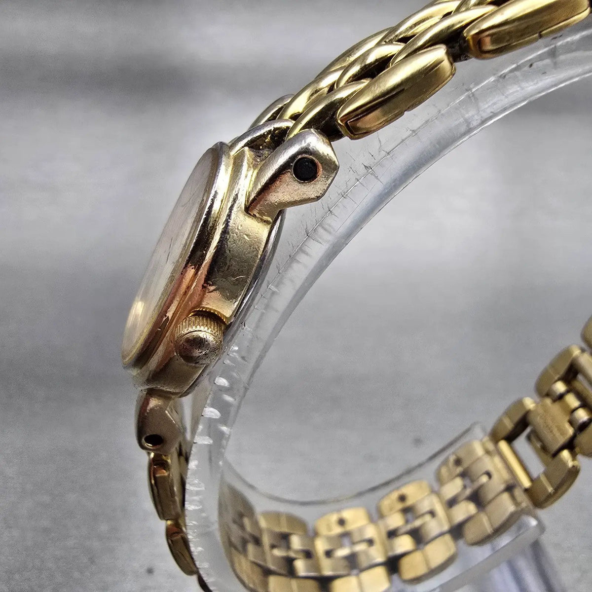 Citizen Watch Women 17mm Champagne Dial Gold Tone Oval 5920-S56603 New Battery L2