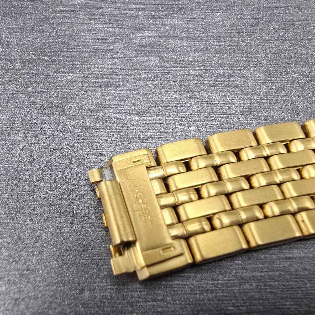 Seiko Bracelet 15mm Stainless Steel Gold Tone Vintage Japan 43G6-BI9