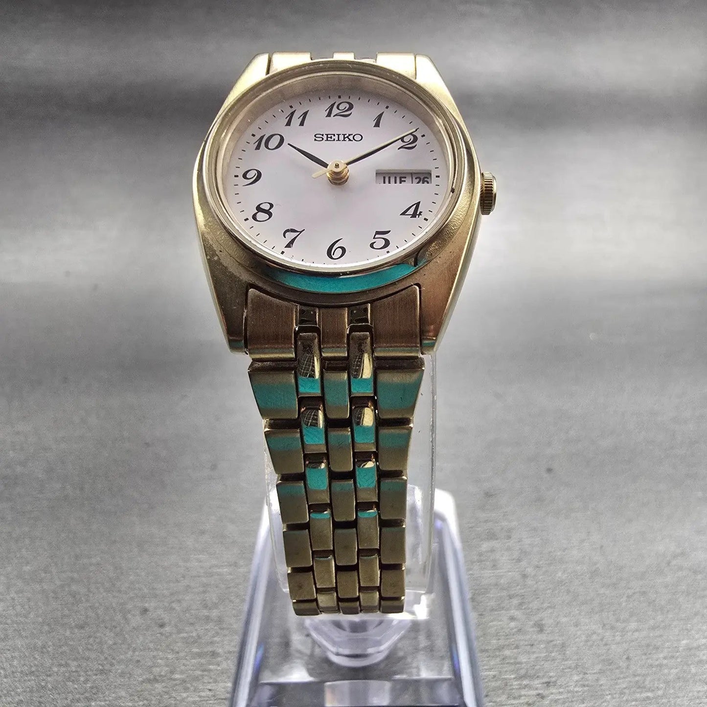 Seiko Watch Women 23mm White Dial Gold Tone Daydate Round 7N83-0011 New Battery5