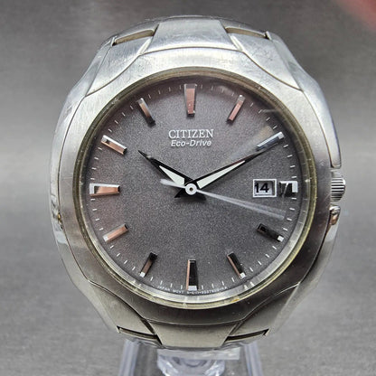 Citizen Eco-Drive Watch Men 39mm Silver Dial Silver Tone Date E111-S022240 RunsD0