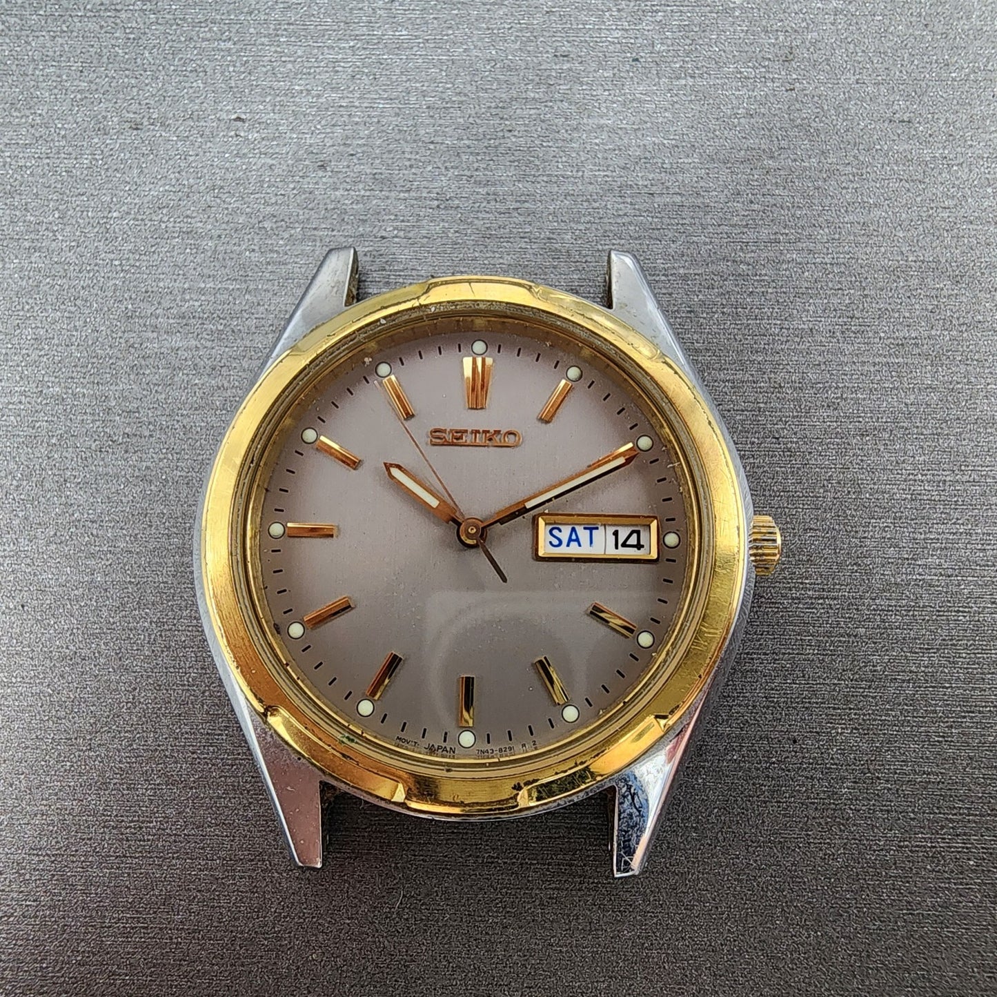 Seiko Watch Men 37mm Gray Dial Two Tone Daydate Round 7N438199 New Battery0