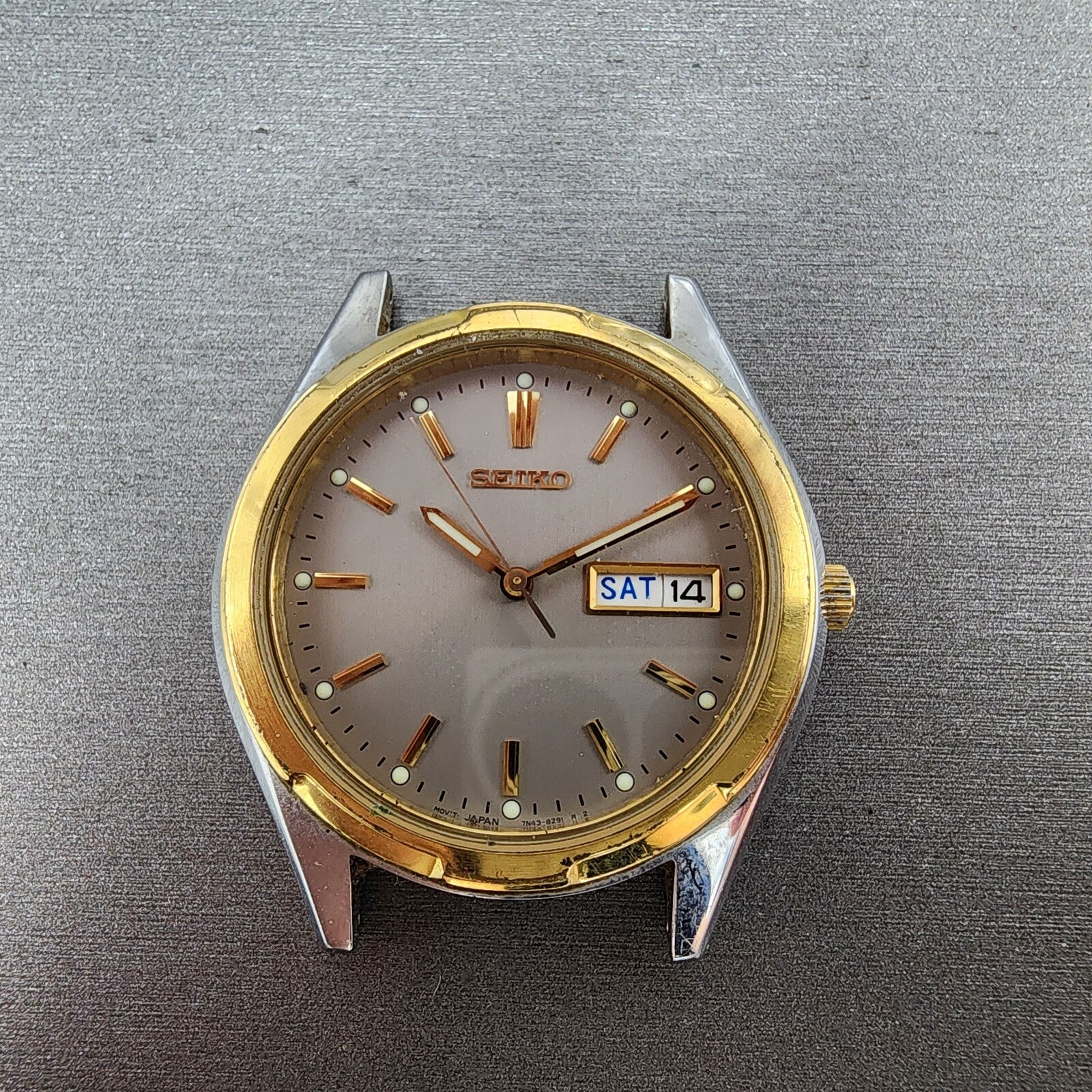 Seiko Watch Men 37mm Gray Dial Two Tone Daydate Round 7N438199 New Battery0