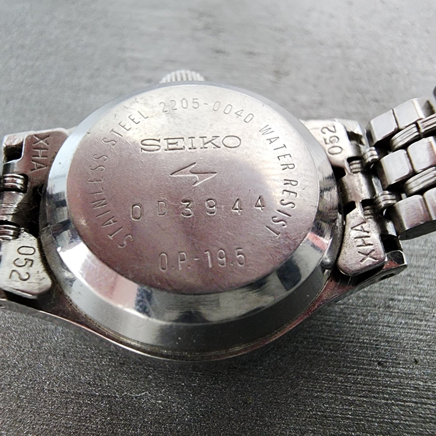 Seiko Automatic Watch Women 22mm Silver Dial Silver Tone Date 2205-0040 Runs