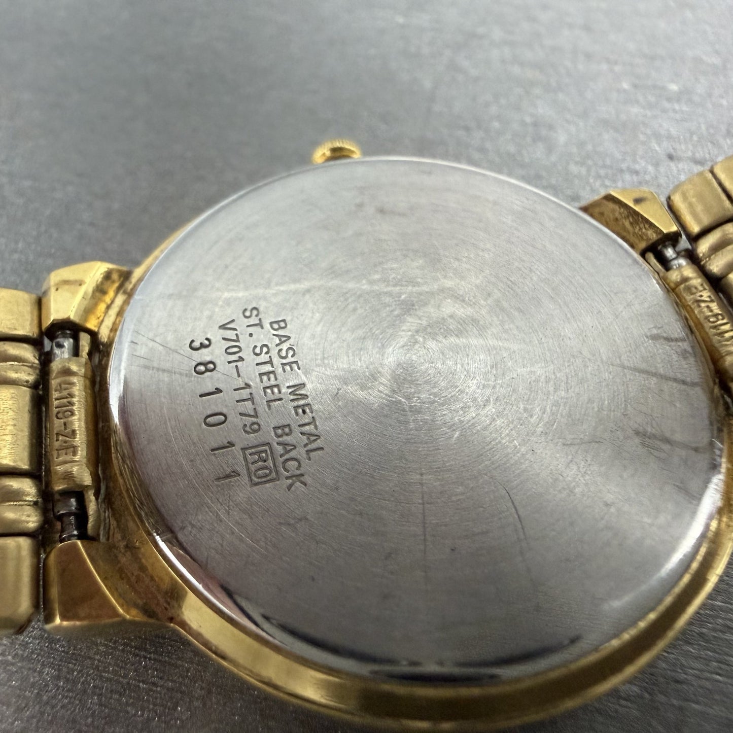Seiko Watch Men 33mm Black Dial Gold Tone Round Vintage V701-1T79 PARTS10