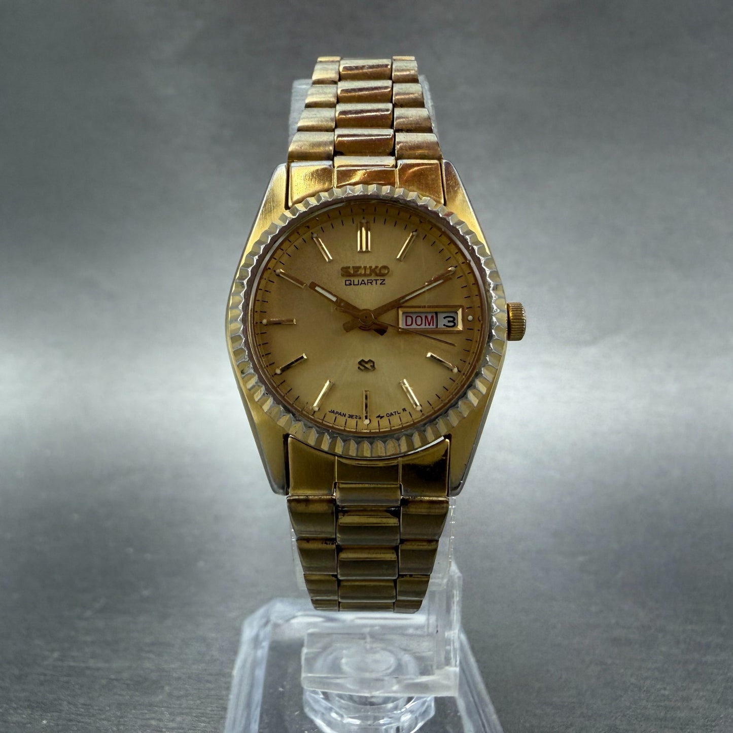 Seiko SQ Watch Women 24mm Gold Dial Gold Tone Daydate Round 3E23-0A60 NewBatt H95