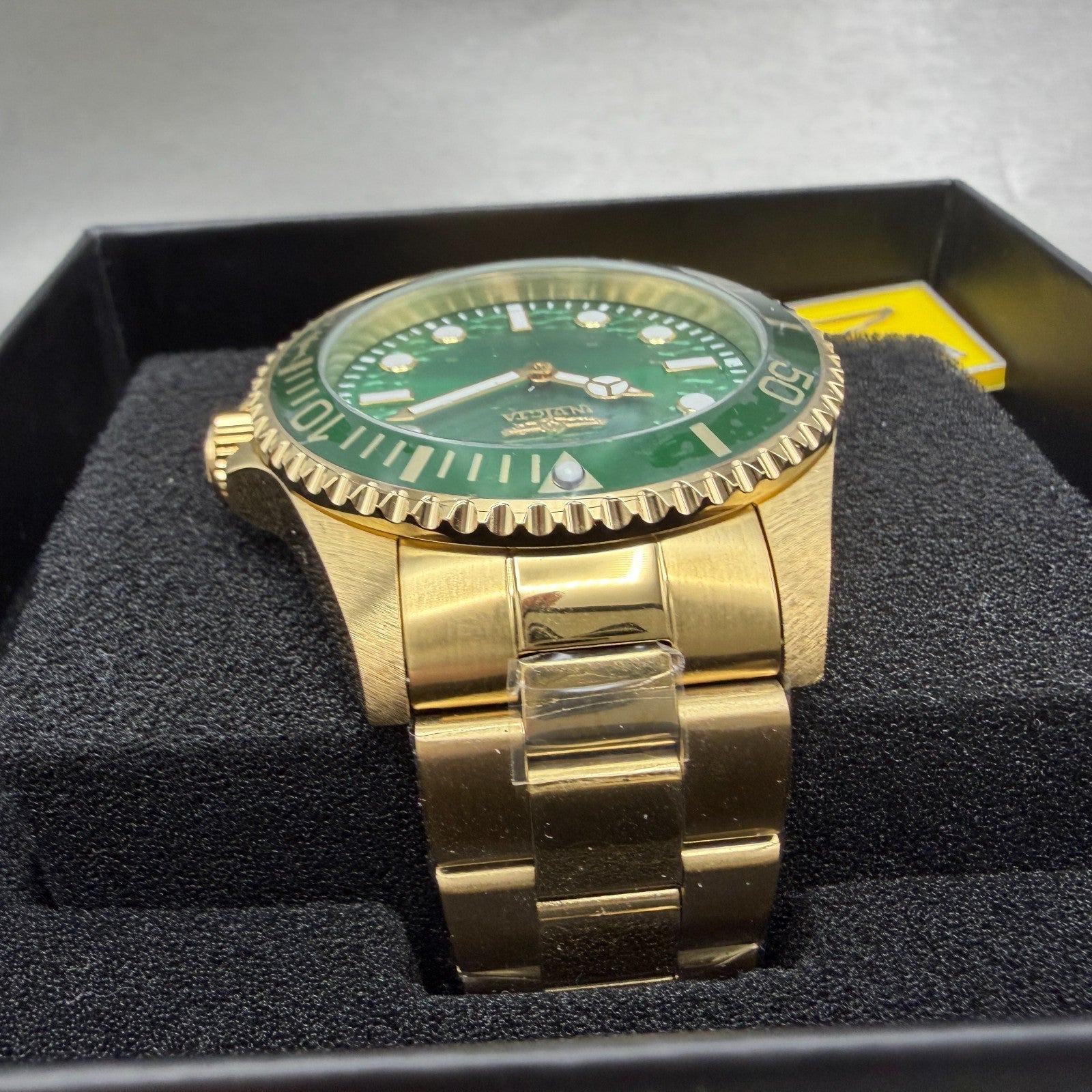 Invicta Pro Diver Watch Men 43mm Green Dial Gold Tone Bracelet Round 497024