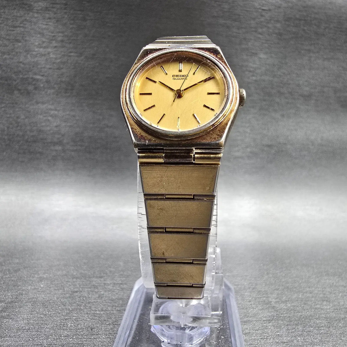 Seiko Watch Women 22mm Gold Dial Gold Round 2C21-0049 New Battery Vintage JP235