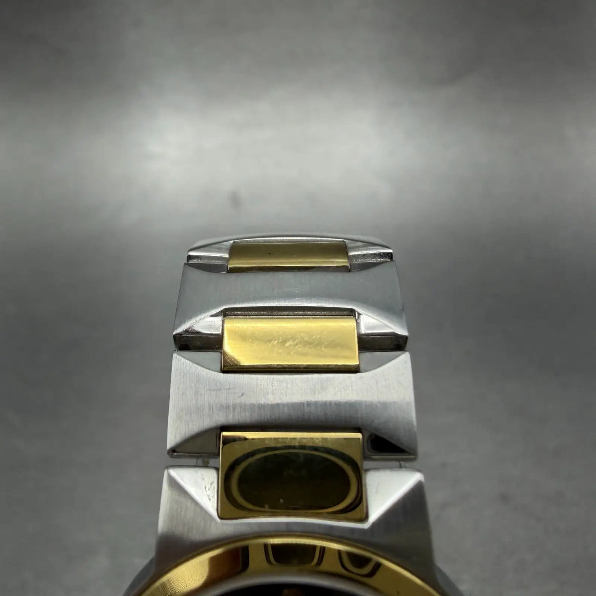 48228105