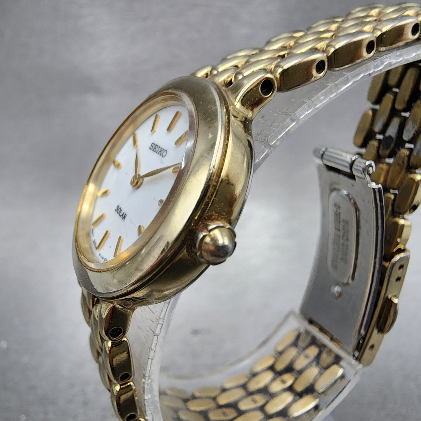 Seiko Solar Watch Women 24mm White Dial Gold Tone Round V1140AE0 Runs2