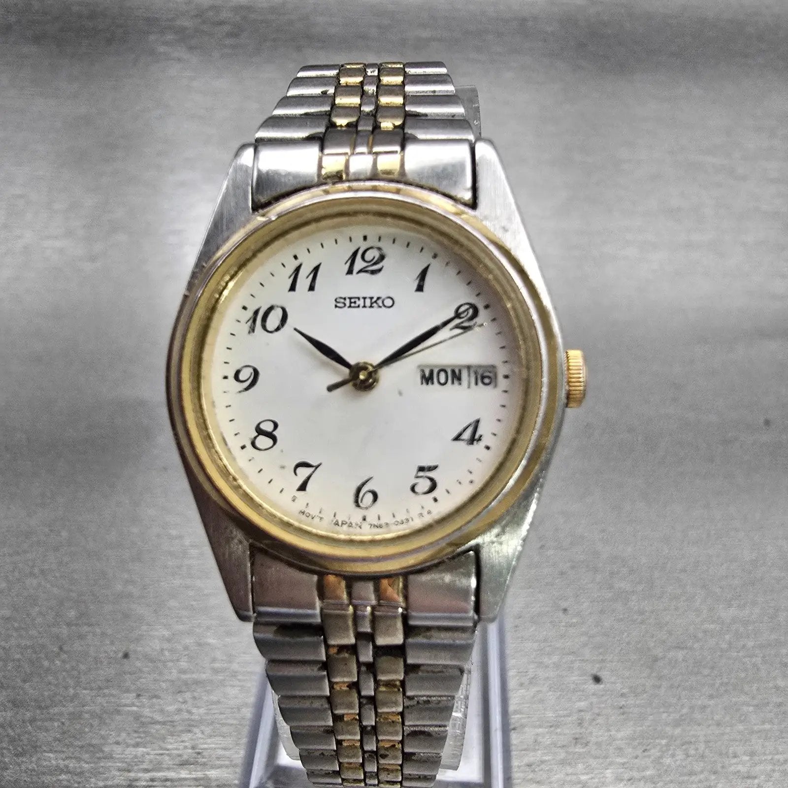 Seiko Watch Women 24mm White Dial Two Tone Daydate Round 7N83-0011 New Battery0