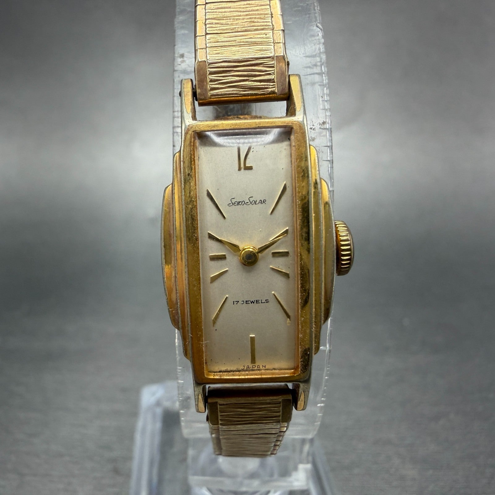 Seiko Solar Tank Watch Women 15mm White Dial Gold Tone Rectangle 562 Manual Runs0