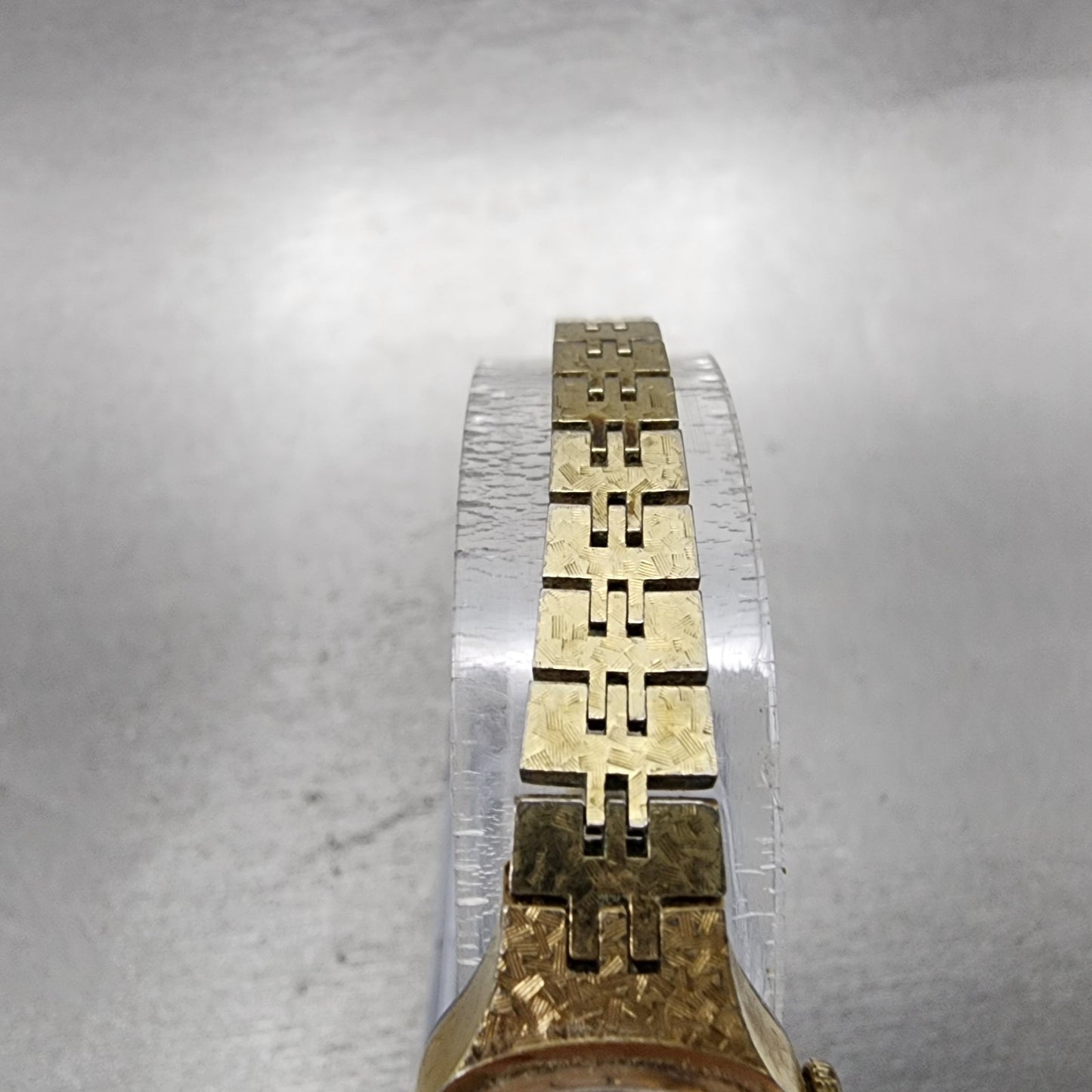 Seiko Watch Women 17mm Champagne Dial Gold Tone Manual Wind Round 117619 Runs4