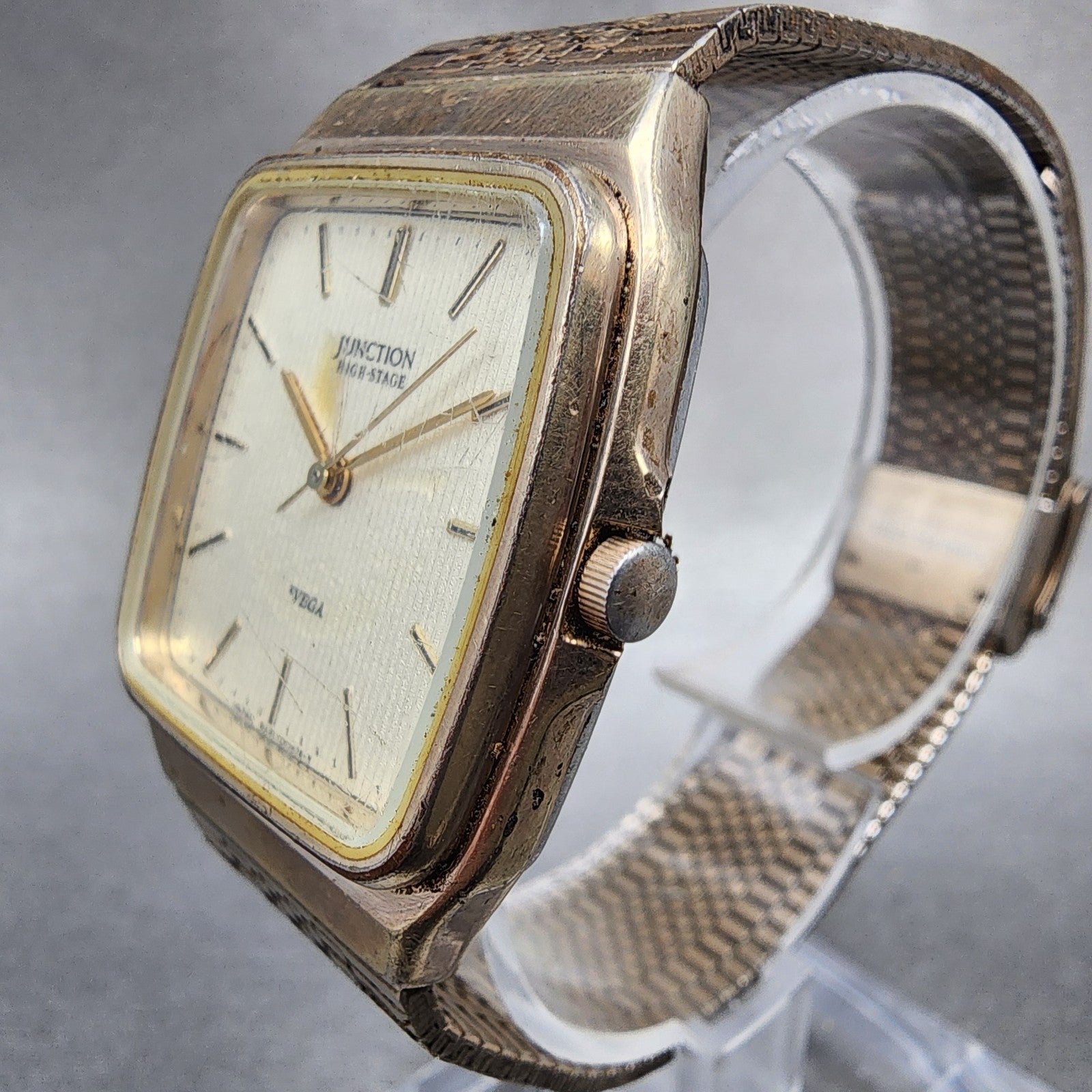 Vega Junction Tank Watch Men 29mm Cream Dial Gold Tone Rectangle New Battery3