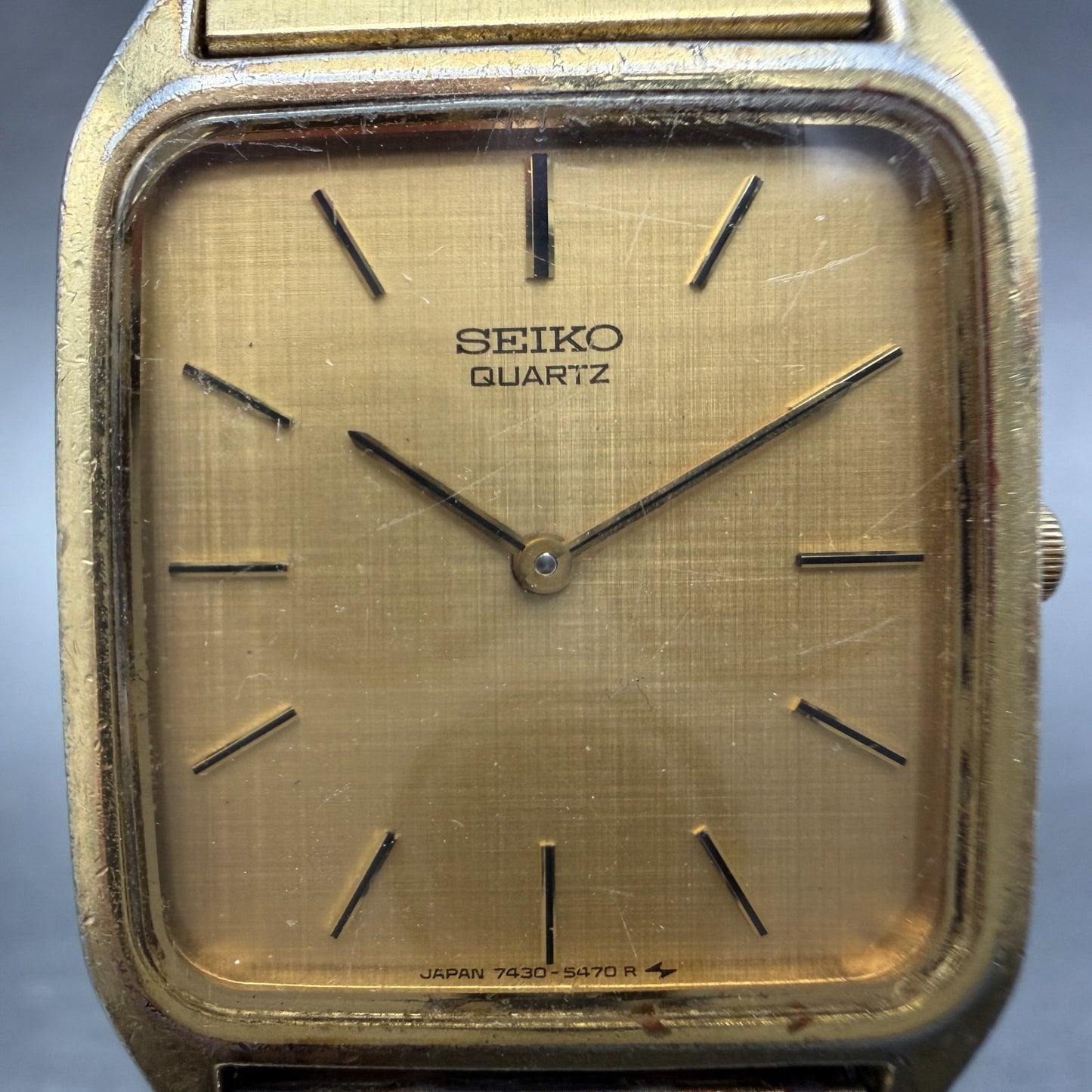 Seiko tank Watch Men 26mm Champagne Dial Gold Tone Rectangle 7430-5309 New Batt1