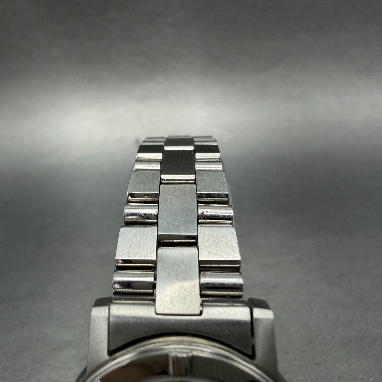 Raymond Weil W1 Watch Women 28mm White Dial Steel Date Round 3020 New Battery4