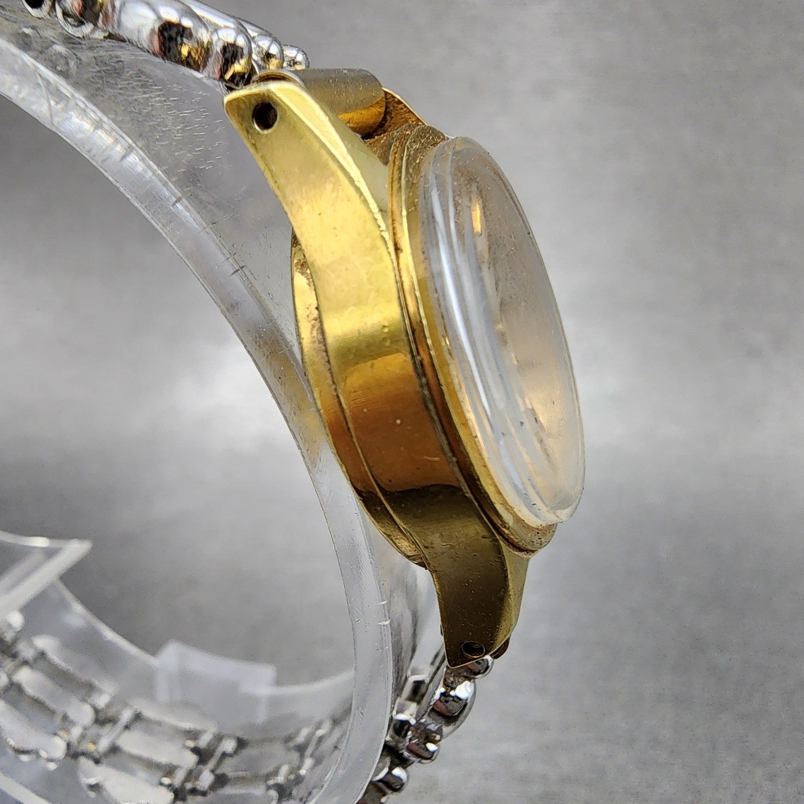 Citizen Claire Watch Women 22mm White Dial Gold Tone Manual Wind Runs VTG3