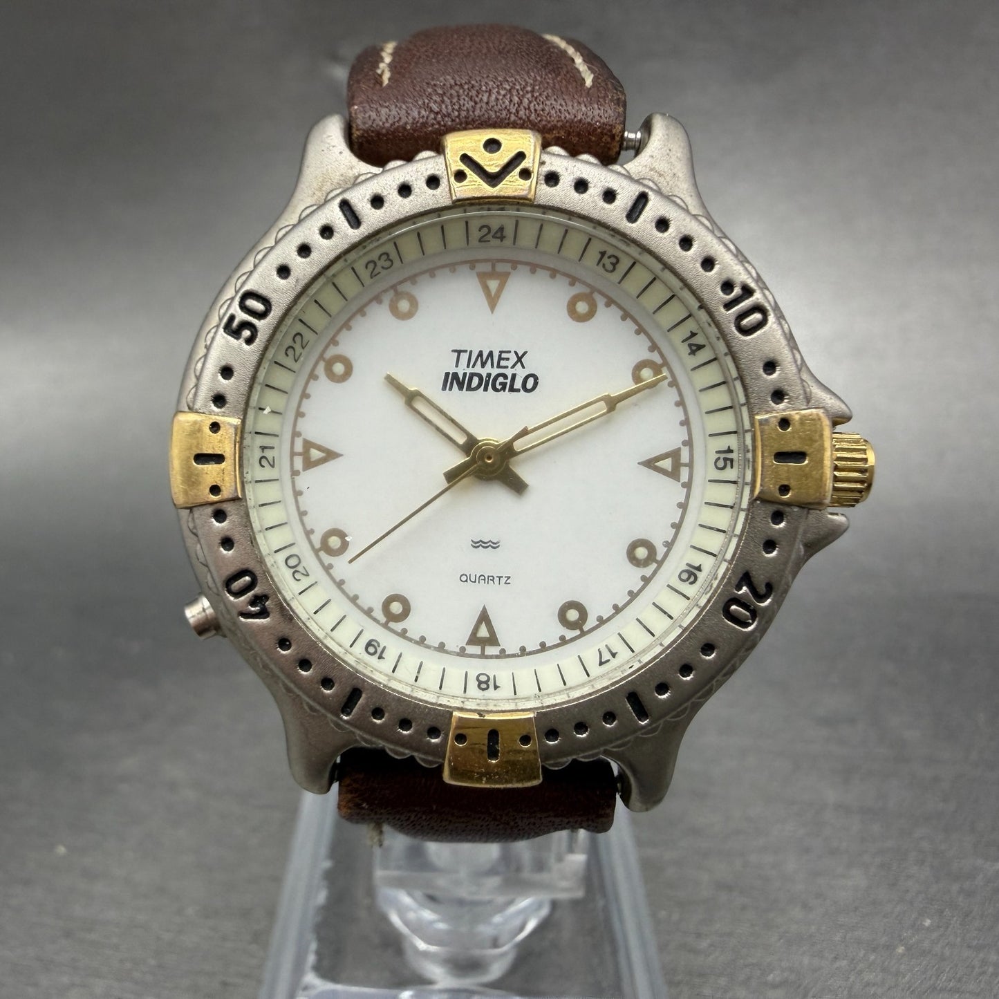 Timex Indiglo Dive Watch Women 35mm White Dial Two Tone Round New battert0