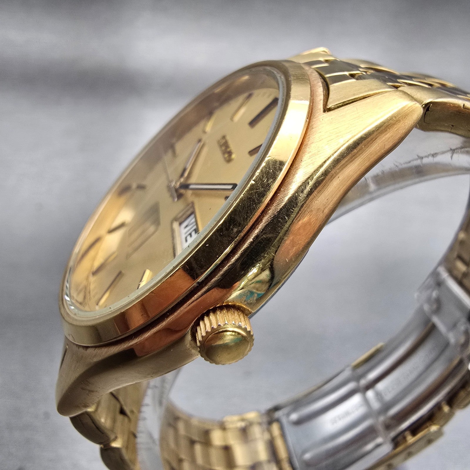 Seiko Watch Men 37mm Gold Dial Gold Tone Daydate Round 7N43-9048 New Battery VTG2