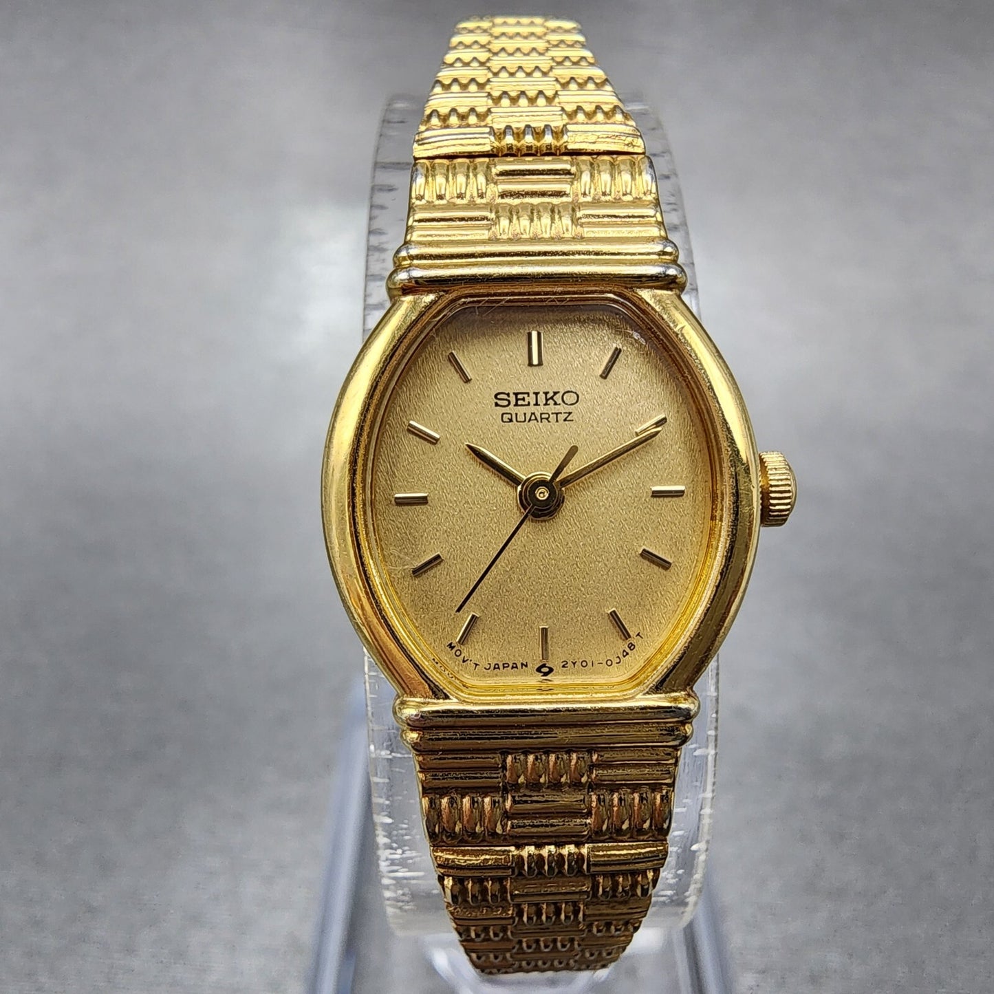 Seiko Watch Women 17mm Champagne Dial Gold Tone Oval 2y015c19 New battery0