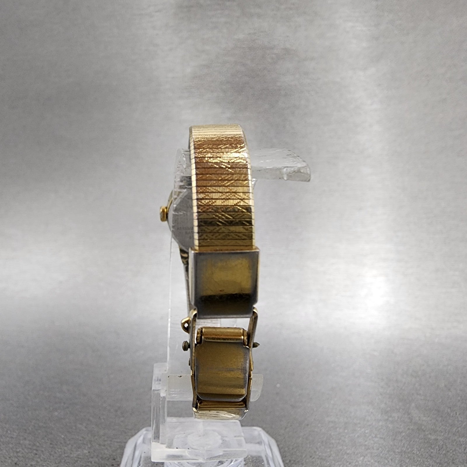 Bulova Watch Women 16mm Champagne Dial Gold Tone Round 83391 New Battery7
