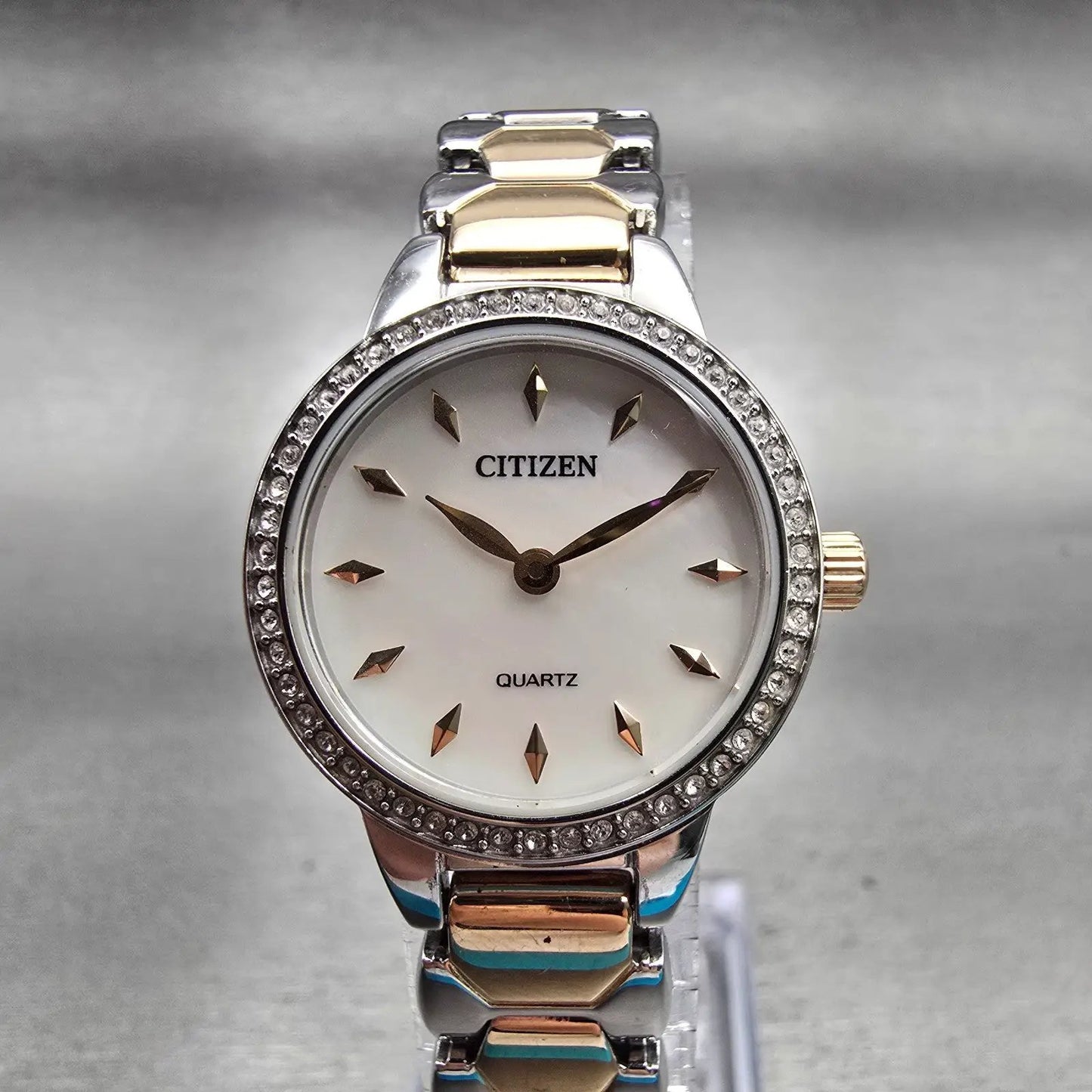 Citizen Watch Women 24mm MOP Dial Silver Tone Gemmed Round 9627-S121558 New Batt0