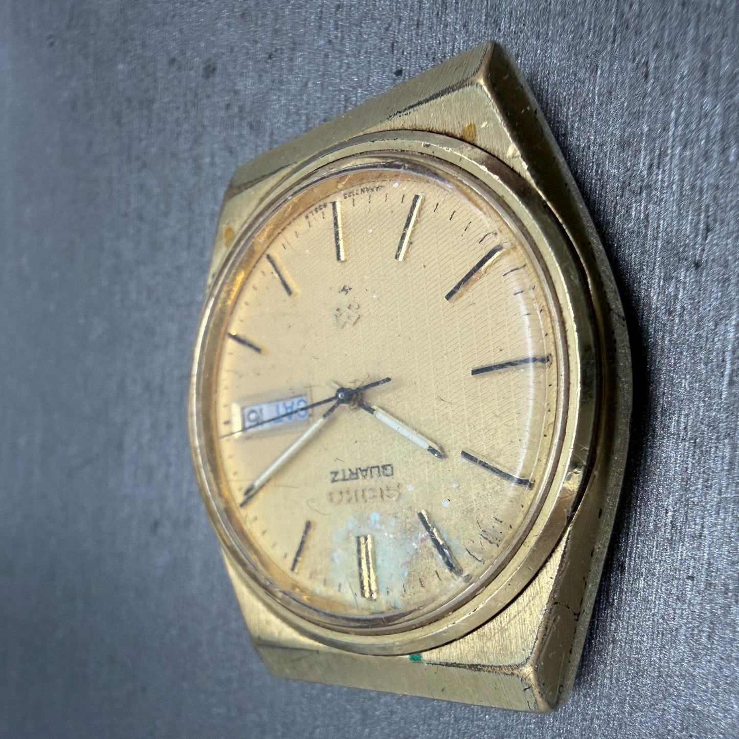 Seiko SQ Watch Men 34mm Champagne Dial Gold Tone Daydate Round 7123-8310 PARTS4