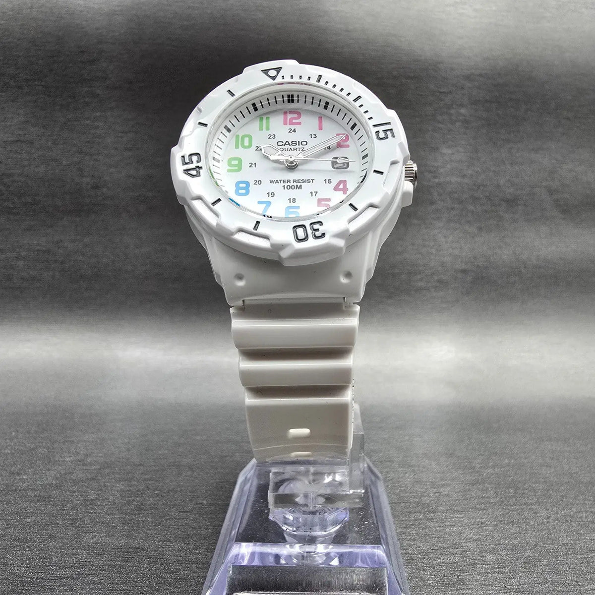 Casio Diver Watch Women 33mm White Dial White Tone Date Round LRW-200H New Batt5