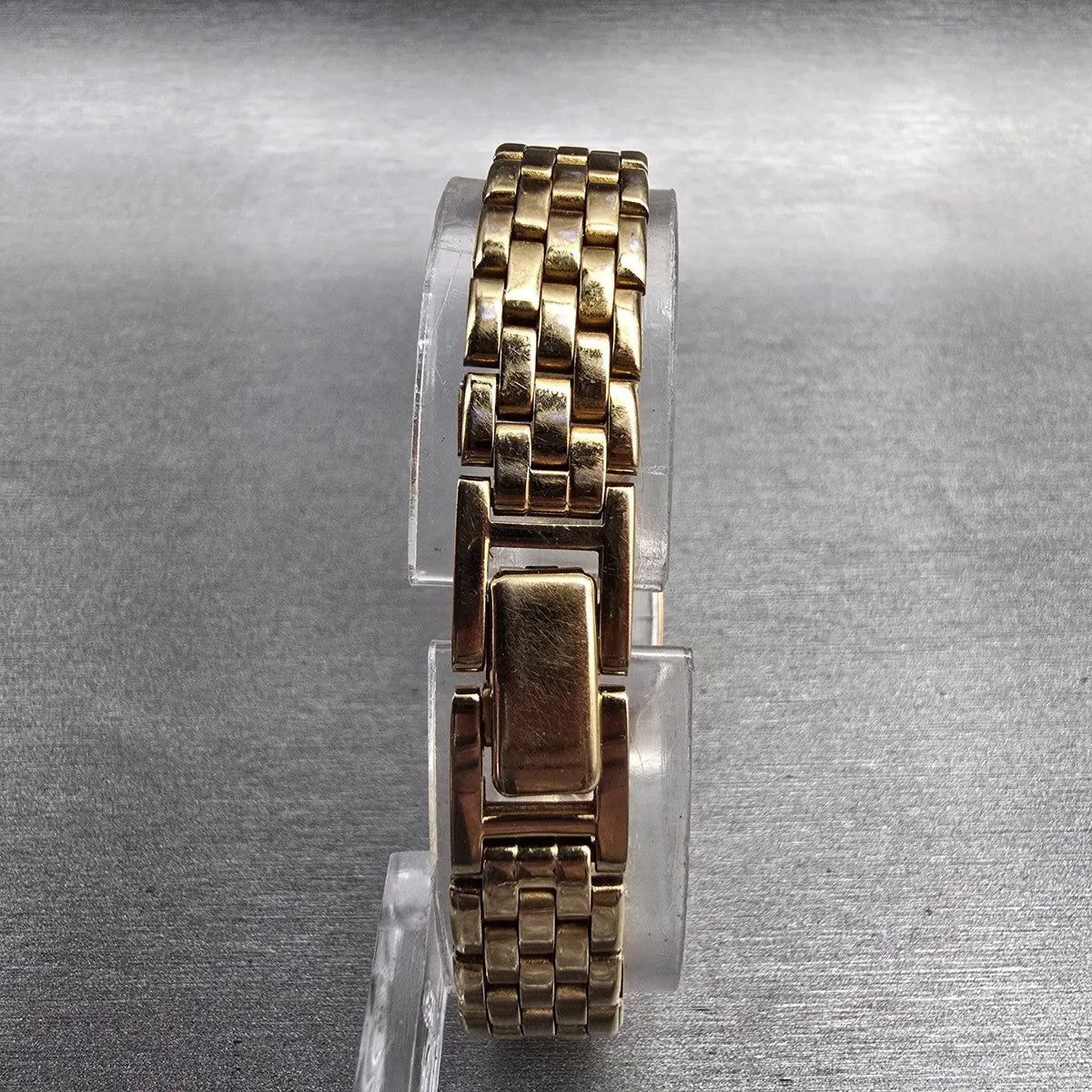 Seiko Watch Women 17mm White Dial Gold Rectangle V400-5608 New Battery JP7