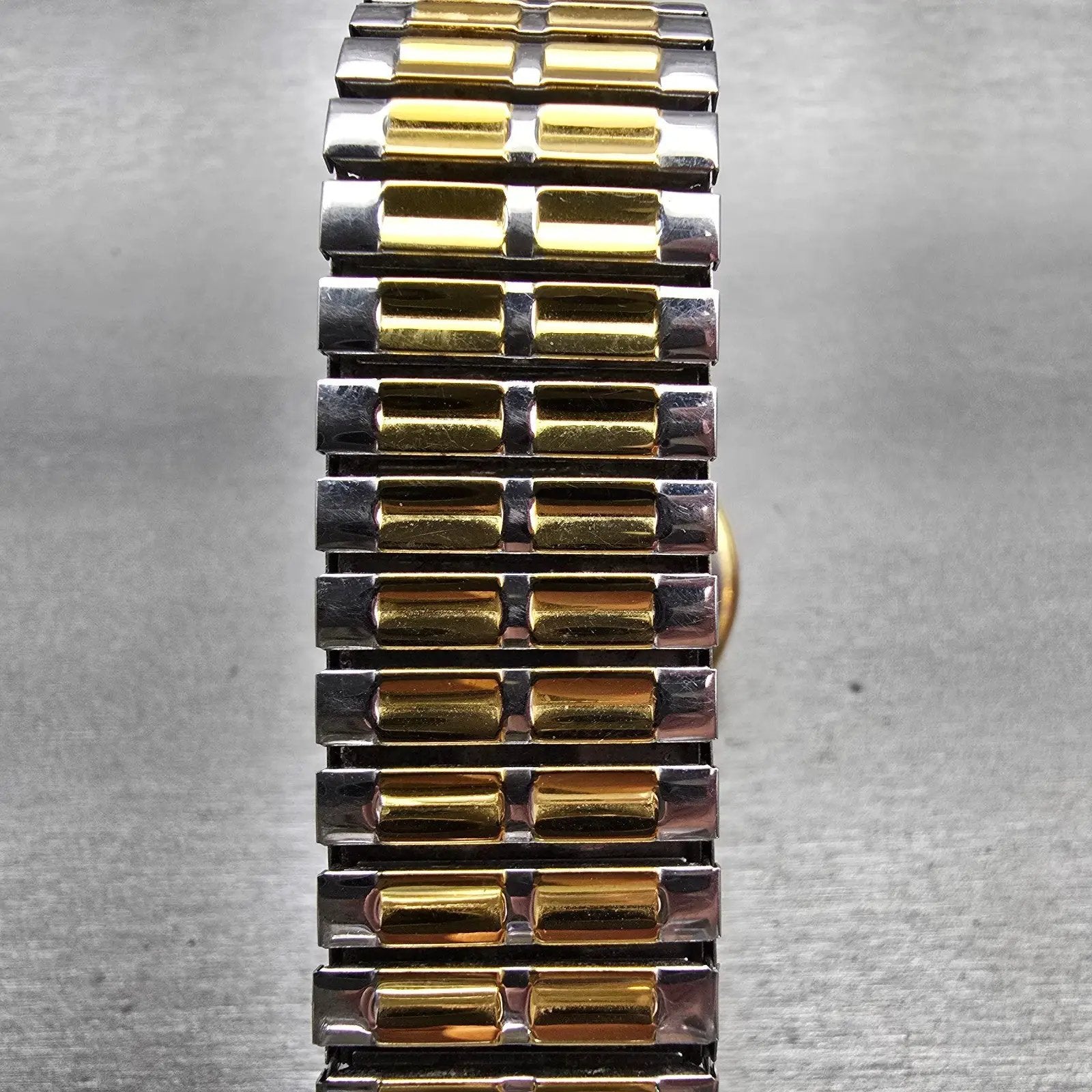 Citizen CQ Watch Men 35mm Black Dial Gold Tone Daydate Round 1100-S63812 New Bat7