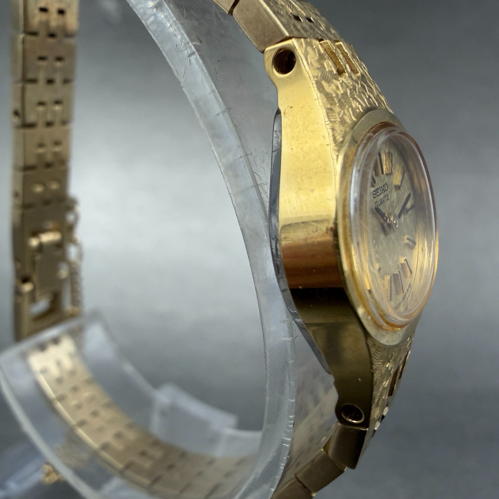 Seiko Watch Women 17mm Champagne Dial Gold Tone 2C20-5759 Oval New Battery TH3