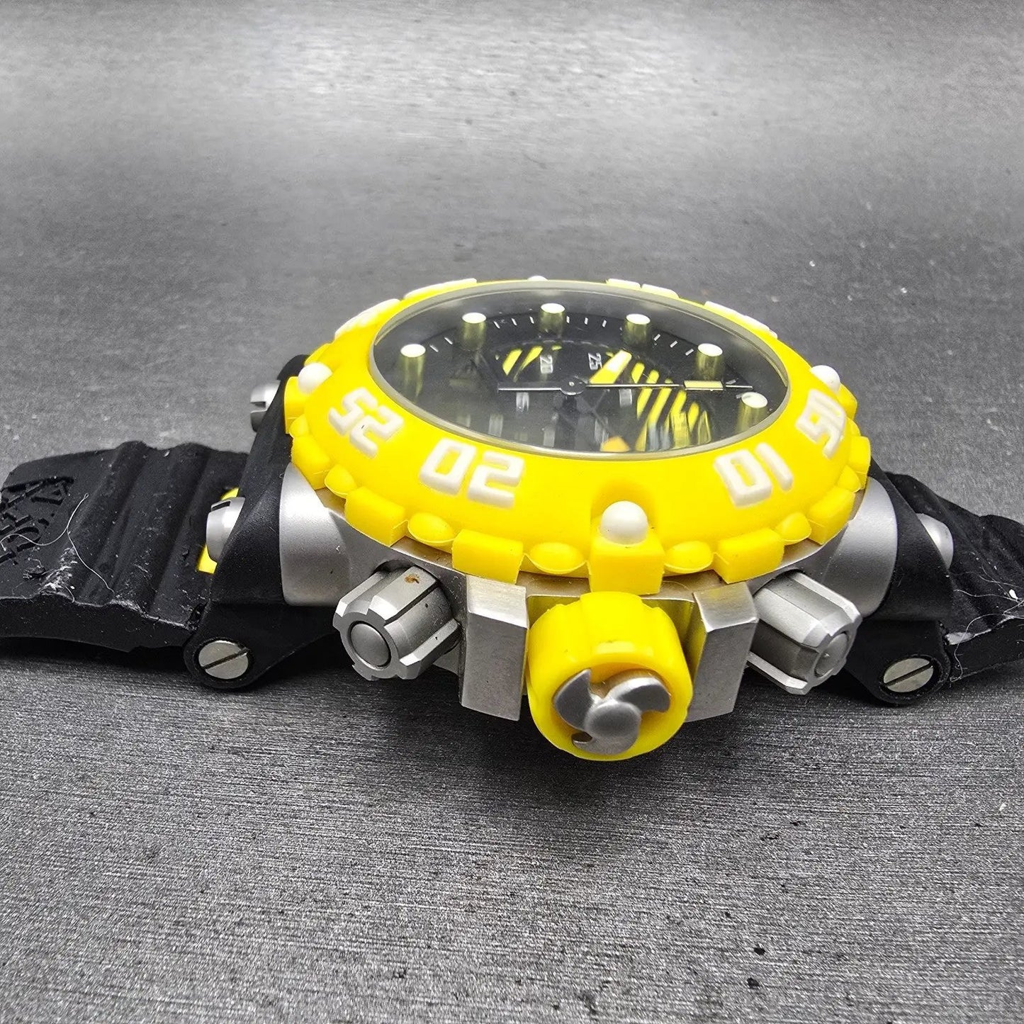 Invicta Chronograph Dive Watch Men 50mm Black Dial Steel Yellow 10038 NewBattery3