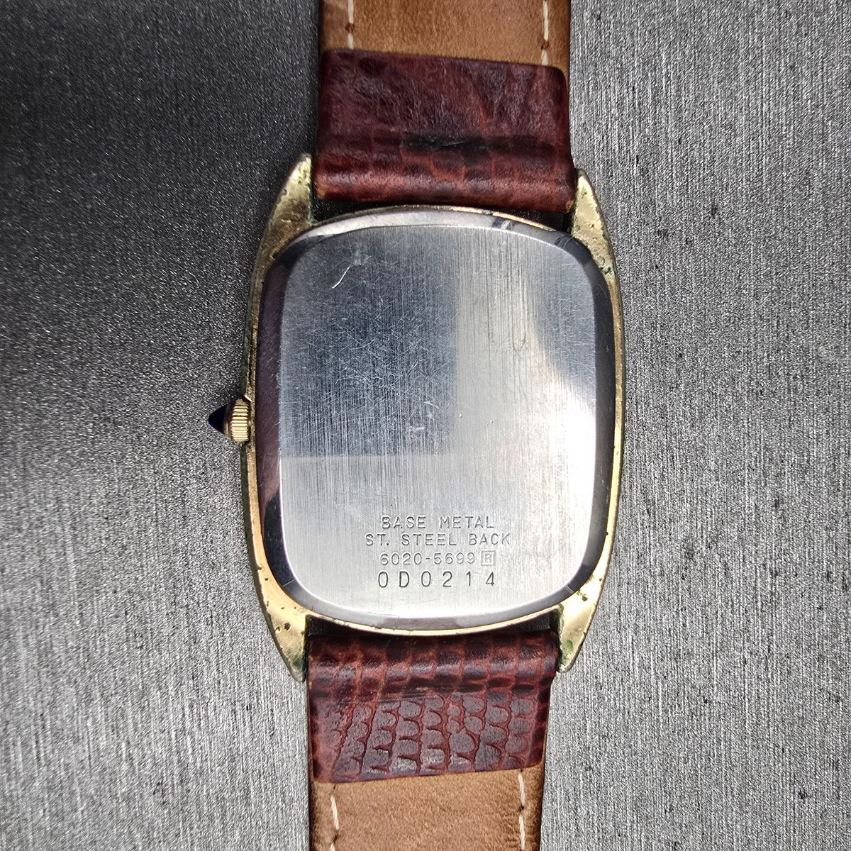 Seiko Tan Watch Men 26mm Gold Dial Gold Tone Rectangle 6020-5699 New Battery VTG10