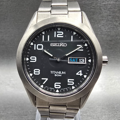 Seiko Watch Men 37mm Black Dial Titanium Daydate Round 7N43-0AB0 New Battery0